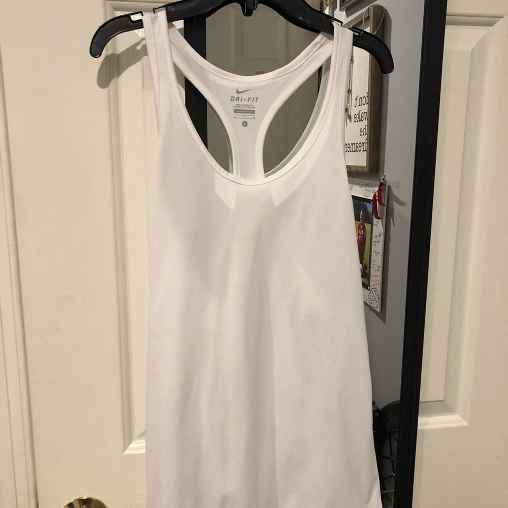 White nike tank top